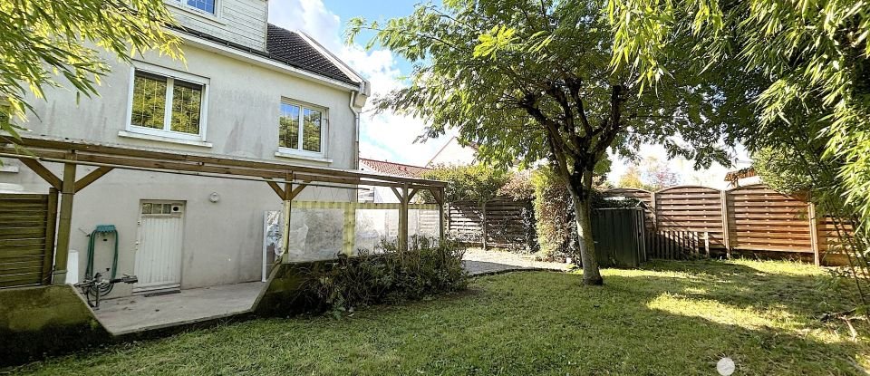 Traditional house 5 rooms of 111 m² in Bouguenais (44340)