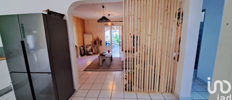 Apartment 3 rooms of 75 m² in Saint-Pierre (97410)