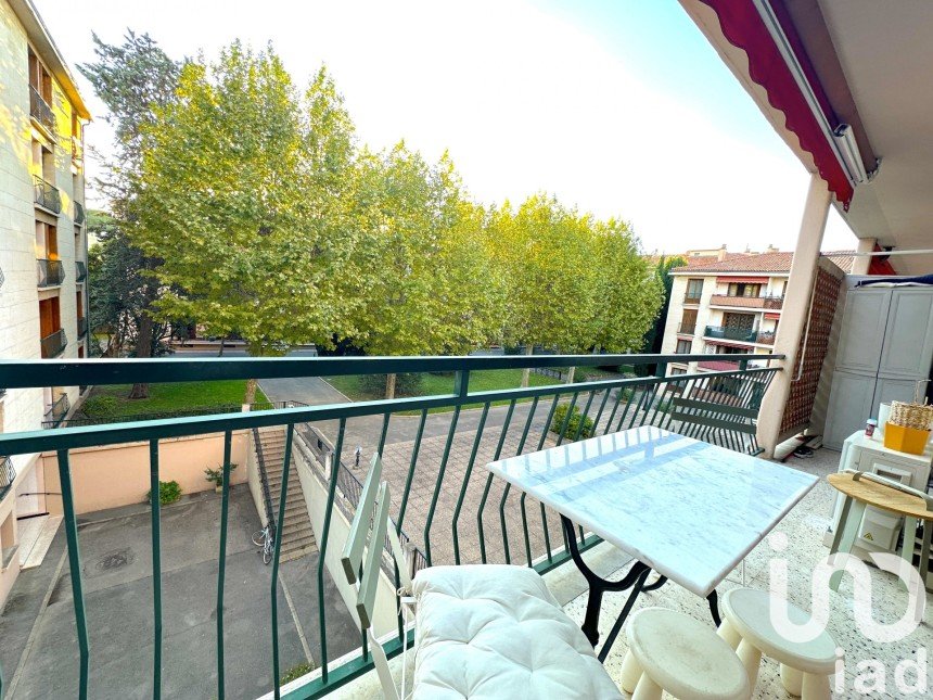 Appartement 4 pièces de 82 m² à Aix-en-Provence (13100)