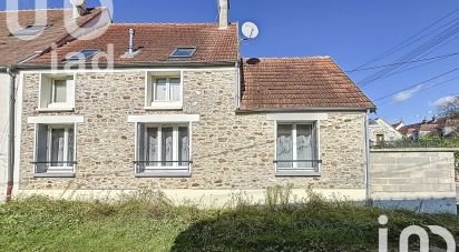 House 6 rooms of 117 m² in Faremoutiers (77515)