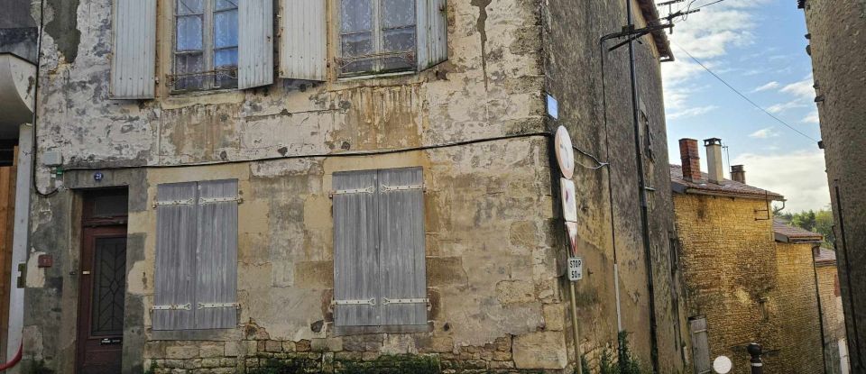 Maison de ville 8 pièces de 173 m² à Ruffec (16700)