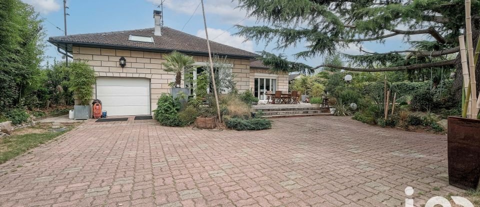 Maison traditionnelle 5 pièces de 140 m² à Tremblay-en-France (93290)