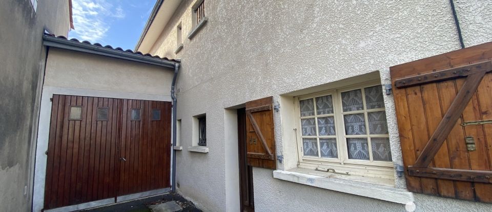 House 4 rooms of 99 m² in Soyaux (16800)