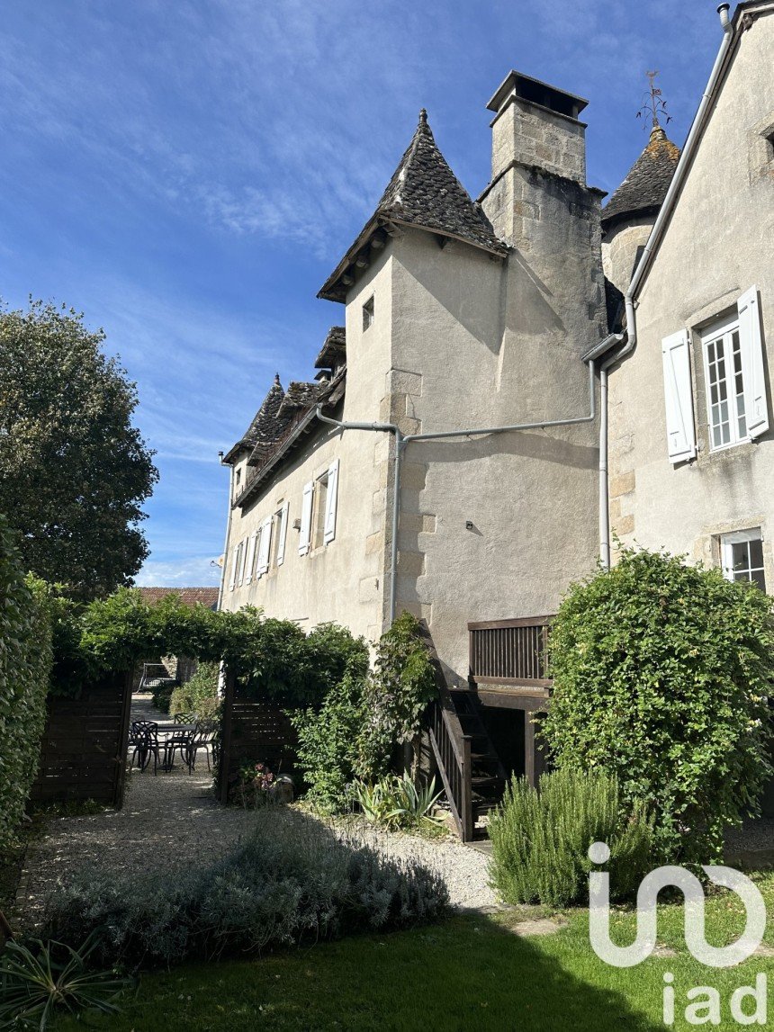 Château 11 pièces de 265 m² à Sexcles (19430)