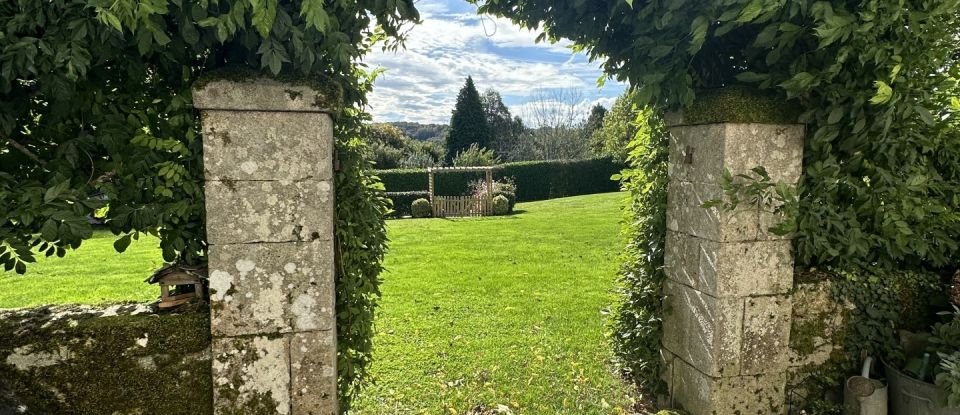 Château 11 pièces de 265 m² à Sexcles (19430)