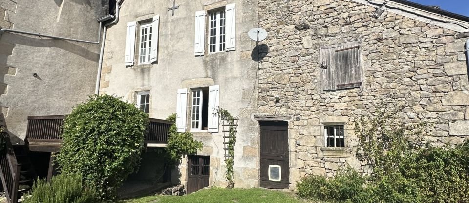 Château 11 pièces de 265 m² à Sexcles (19430)