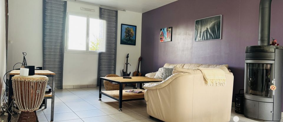 Maison 6 pièces de 140 m² à Saint-Martin-de-Bonfossé (50750)