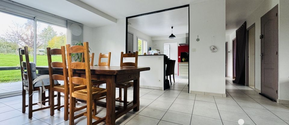 Maison 6 pièces de 140 m² à Saint-Martin-de-Bonfossé (50750)