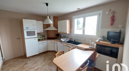 House 7 rooms of 175 m² in Saint-Xandre (17138)