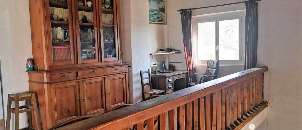 House 5 rooms of 204 m² in Le Lavandou (83980)