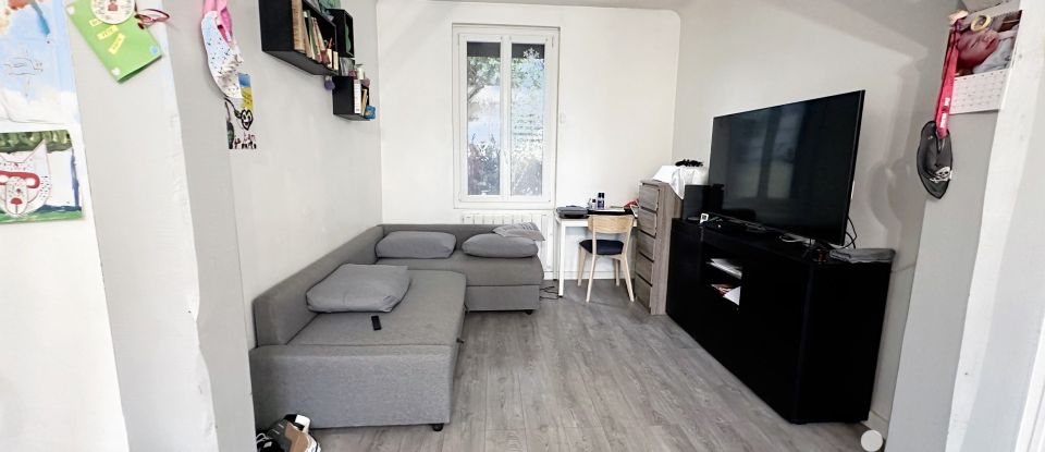 Maison 4 pièces de 75 m² à Caumont-sur-Durance (84510)