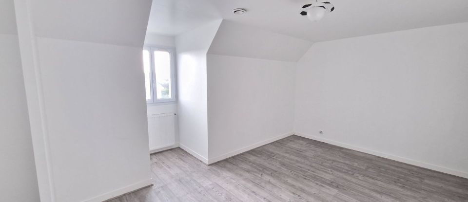 Maison 5 pièces de 124 m² à MALESHERBES (45330)