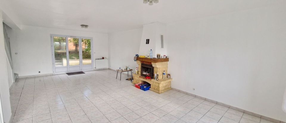 Maison 5 pièces de 124 m² à MALESHERBES (45330)