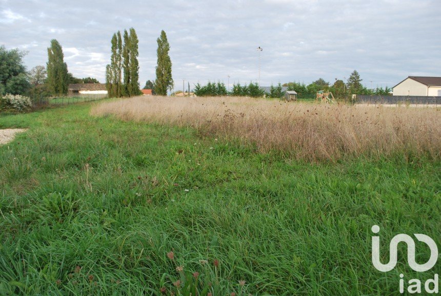 Land of 902 m² in Saint-Pierre-d'Eyraud (24130)