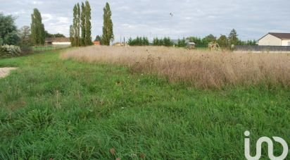 Land of 902 m² in Saint-Pierre-d'Eyraud (24130)