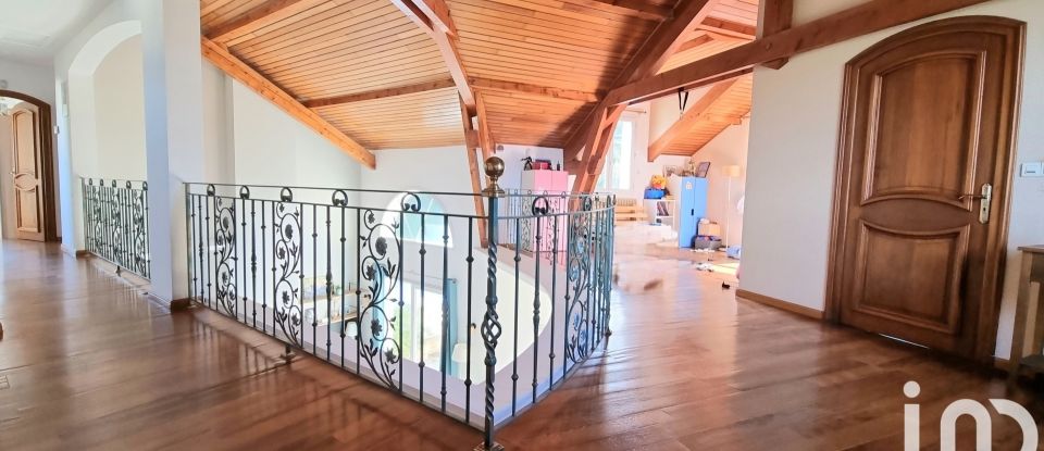 Traditional house 8 rooms of 245 m² in Châteauneuf (42800)