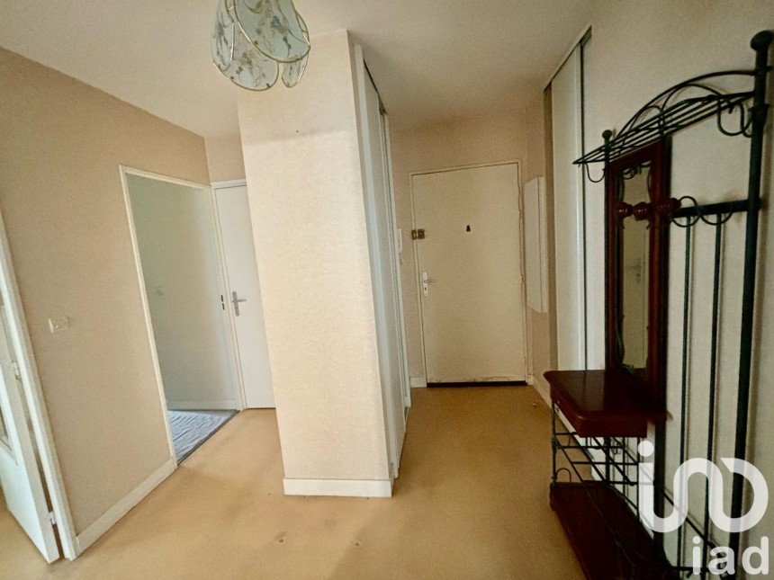 Apartment 3 rooms of 64 m² in Lacroix-Saint-Ouen (60610)