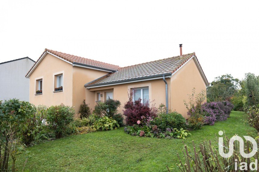 Traditional house 4 rooms of 90 m² in Boulay-Moselle (57220)