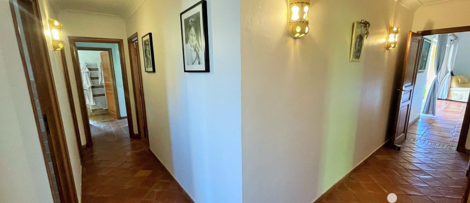 House 5 rooms of 200 m² in Cogolin (83310)