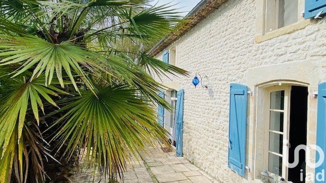 House 5 rooms of 181 m² in Meschers-sur-Gironde (17132)