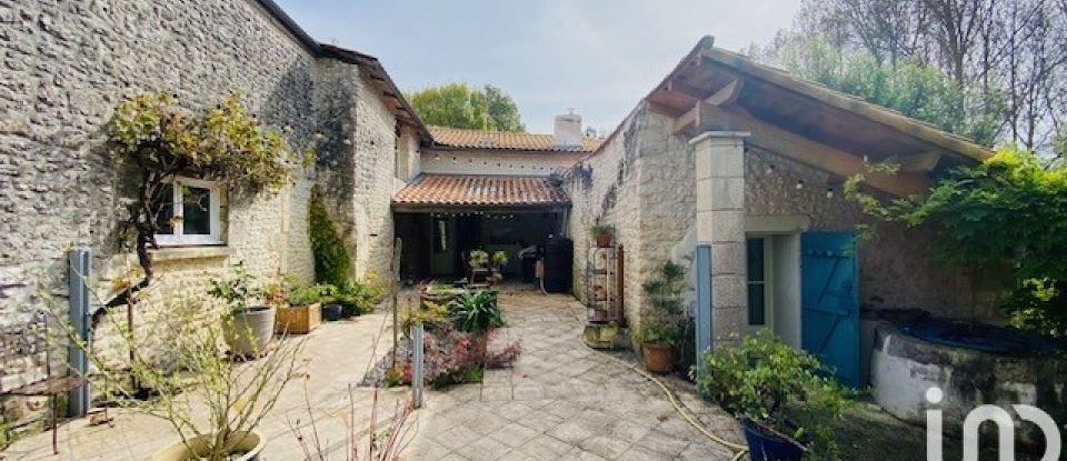 Maison de campagne 5 pièces de 181 m² à Meschers-sur-Gironde (17132)