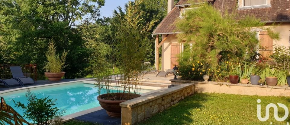 House 5 rooms of 142 m² in Saint-Cyprien (24220)