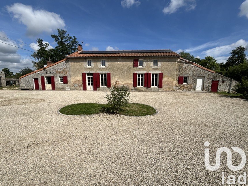 Longère 5 pièces de 208 m² à Châtillon-sur-Thouet (79200)