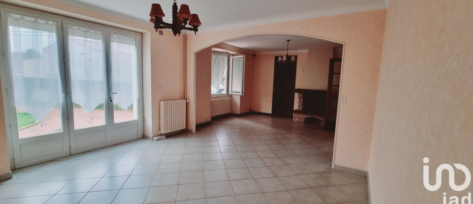 Traditional house 5 rooms of 127 m² in Pouillé (85570)