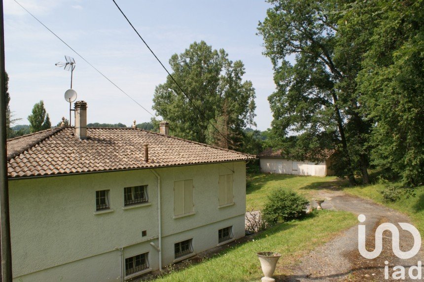 Maison traditionnelle 6 pièces de 145 m² à Blasimon (33540)