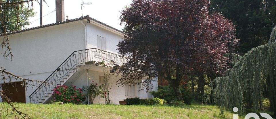 Maison traditionnelle 6 pièces de 145 m² à Blasimon (33540)