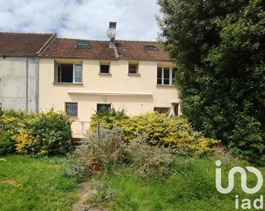 House 6 rooms of 135 m² in Mouroux (77120)