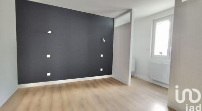 Maison traditionnelle 6 pièces de 131 m² à Sorbiers (42290)