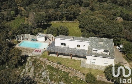 Mansion 8 rooms of 270 m² in Bastia (20200)