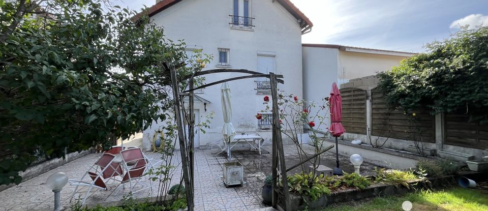 Maison traditionnelle 5 pièces de 101 m² à Montfermeil (93370)