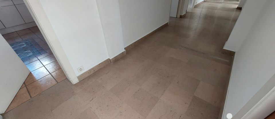 Appartement 3 pièces de 113 m² à Nîmes (30000)