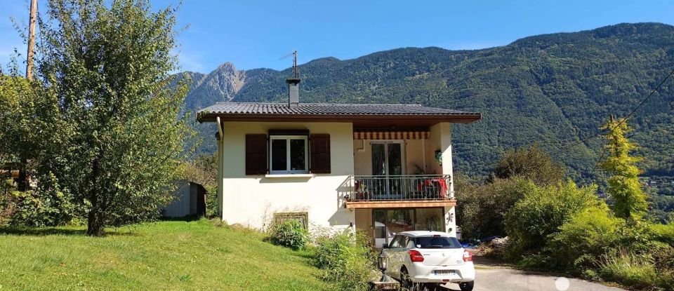 Maison traditionnelle 5 pièces de 103 m² à Saint-Rémy-de-Maurienne (73660)