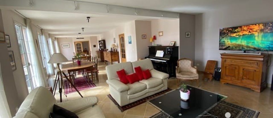 House 8 rooms of 226 m² in Marly (59770)