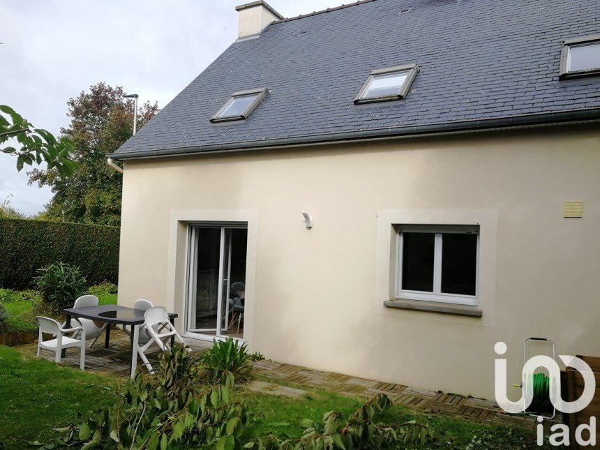 Traditional house 5 rooms of 101 m² in Saint-Malo (35400)