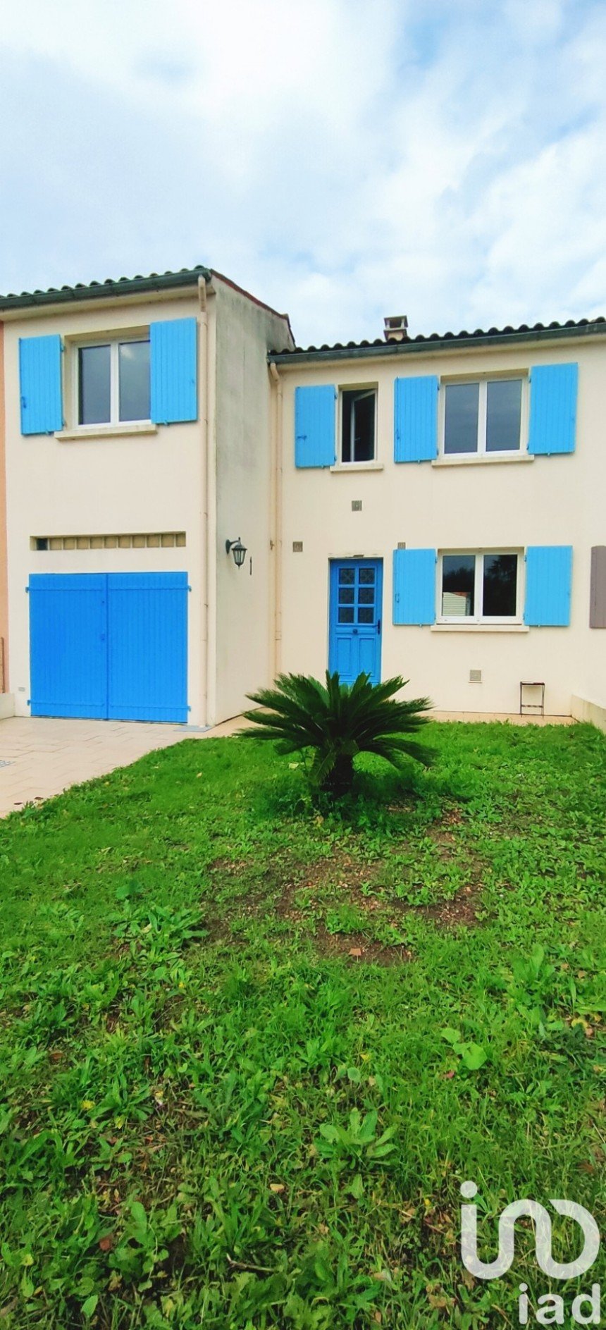 House 4 rooms of 105 m² in Périgny (17180)