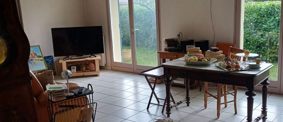 Traditional house 4 rooms of 80 m² in Saint-Macaire (33490)