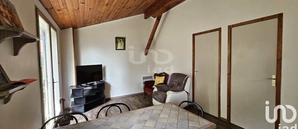 House 5 rooms of 102 m² in Sainte-Eulalie-en-Born (40200)