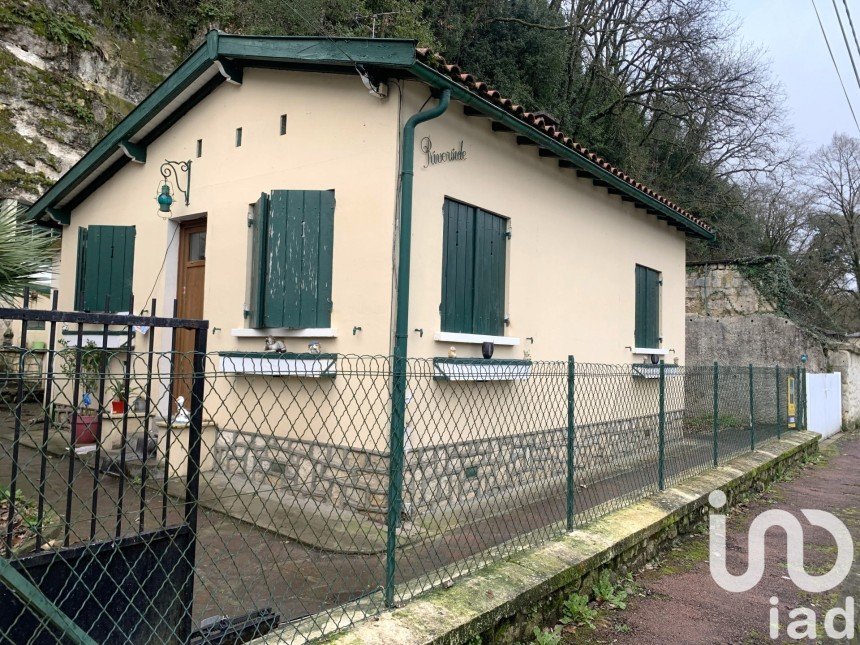 Maison 3 pièces de 43 m² à Saintes (17100)