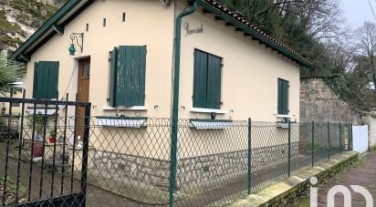 House 3 rooms of 43 m² in Saintes (17100)