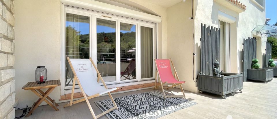 House 9 rooms of 216 m² in Six-Fours-les-Plages (83140)