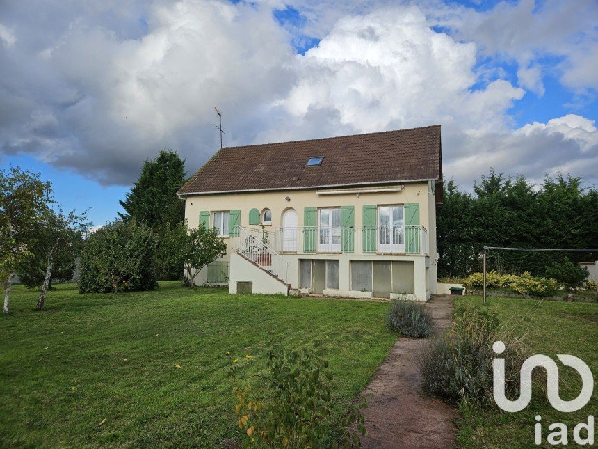 Traditional house 6 rooms of 155 m² in Cherisy (28500)