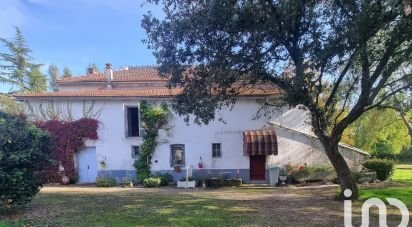 House 6 rooms of 212 m² in Brioux-sur-Boutonne (79170)