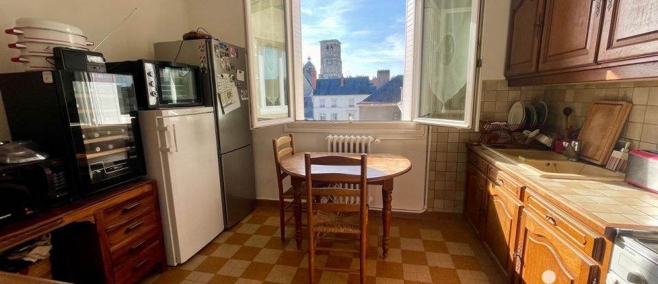 Apartment 3 rooms of 69 m² in Tours (37000)