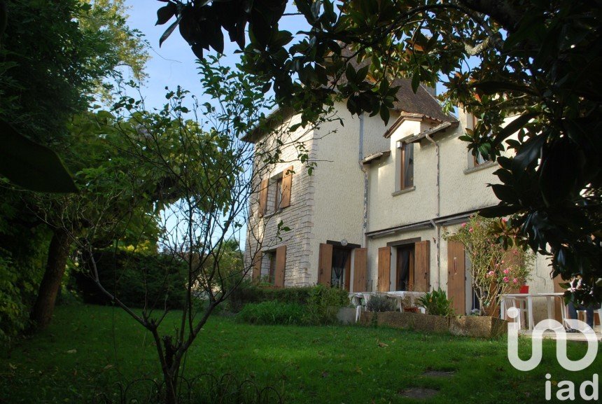 House 11 rooms of 230 m² in Margueron (33220)