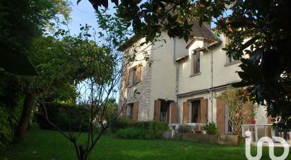 House 11 rooms of 230 m² in Margueron (33220)