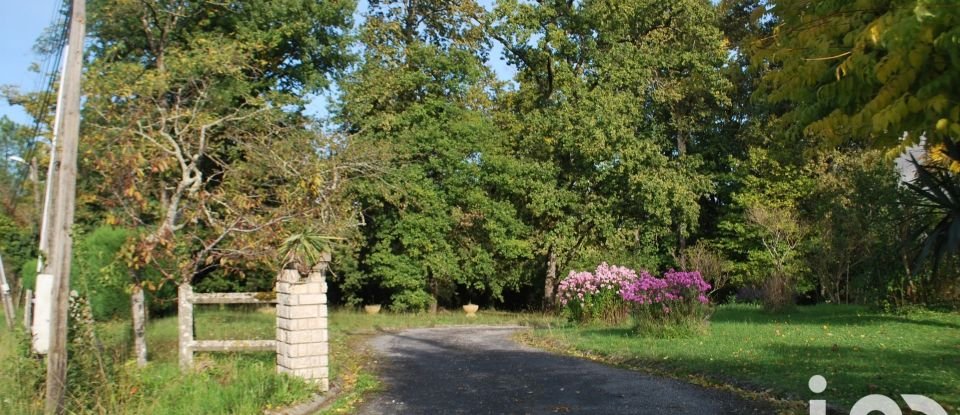 Maison 11 pièces de 230 m² à Margueron (33220)